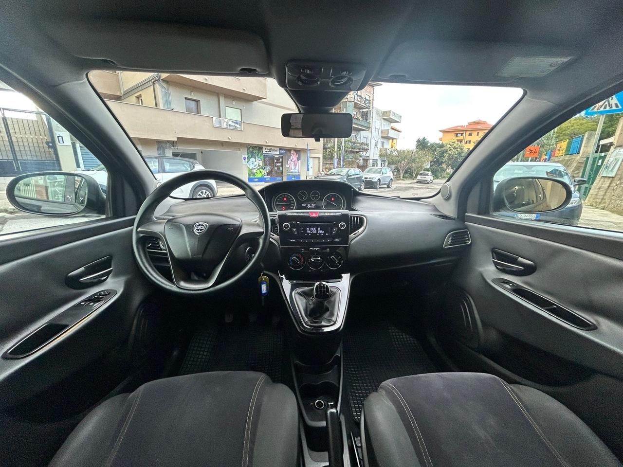 Lancia Ypsilon 1.3 MJT 16V 95 CV 5 porte S&S Silver