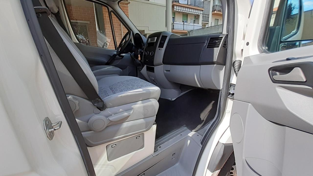 Volkswagen Crafter trasporto disabili doppia pedana tetto alto