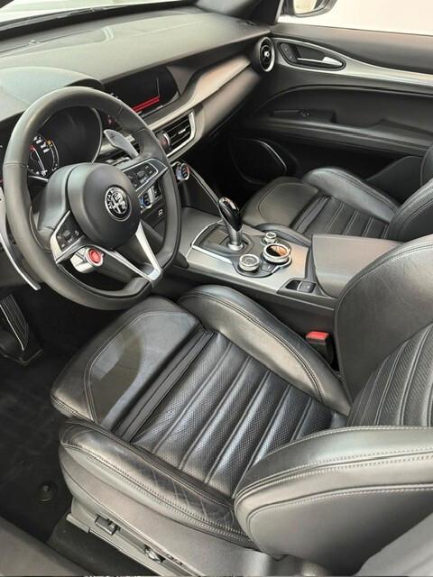 Alfa Romeo Stelvio 2.2 Turbodiesel 180 CV AT8 RWD Super