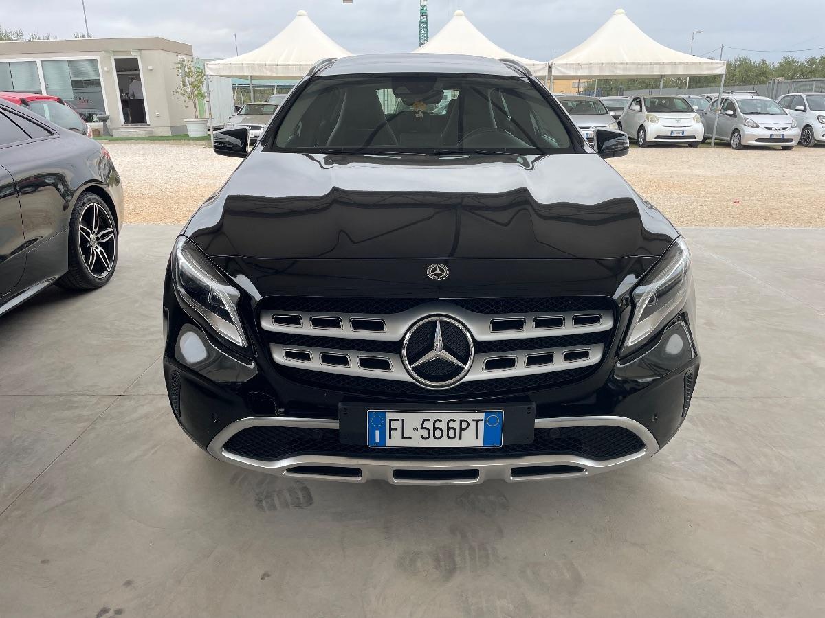 MERCEDES - Classe GLA - GLA 200 d Automatic 4Matic Premium