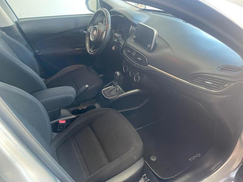 FIAT Tipo (2015-->) Tipo 1.6 Mjt S&S DCT SW Lounge