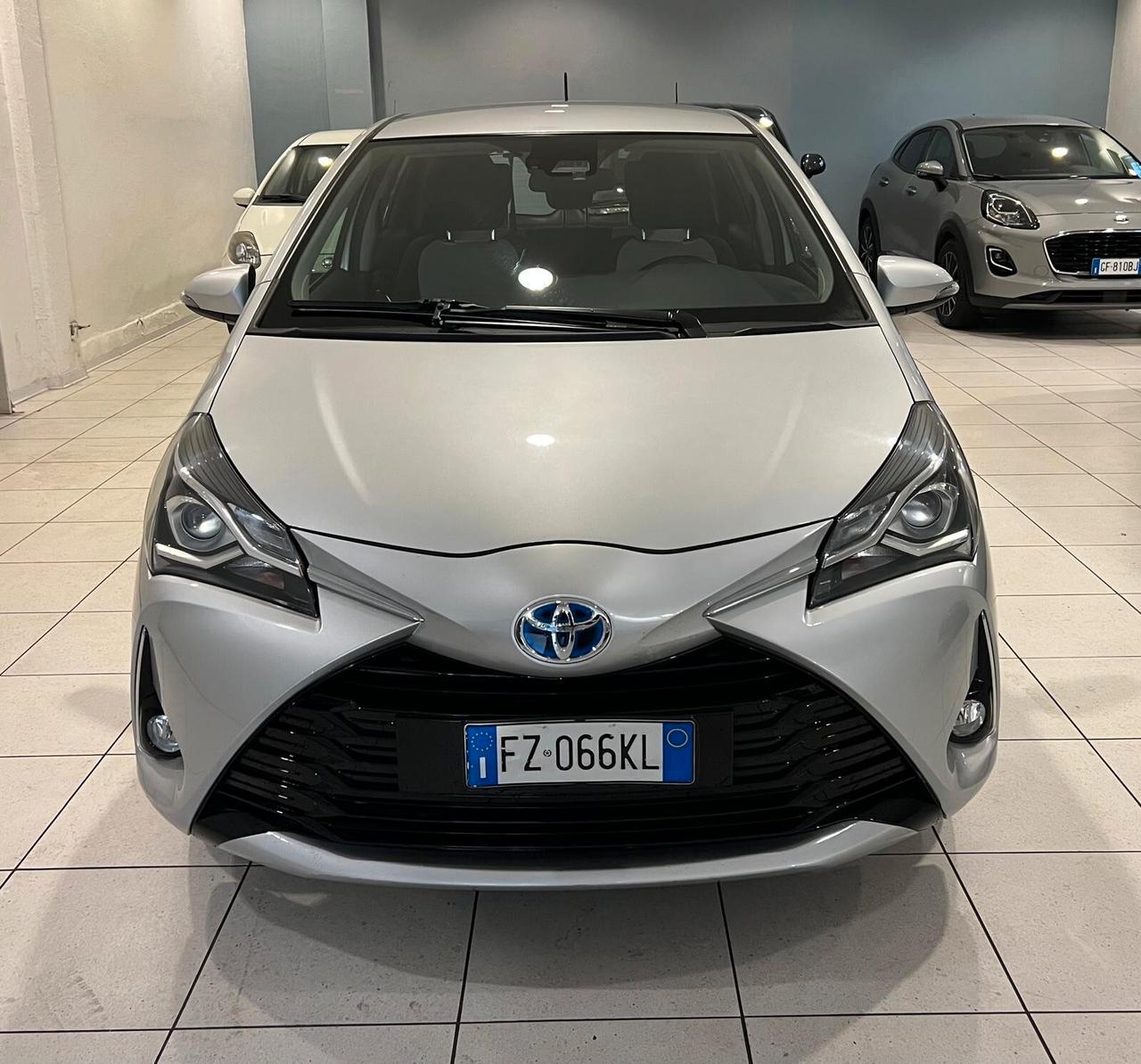 Toyota Yaris 1.5 Hybrid Business - 2019