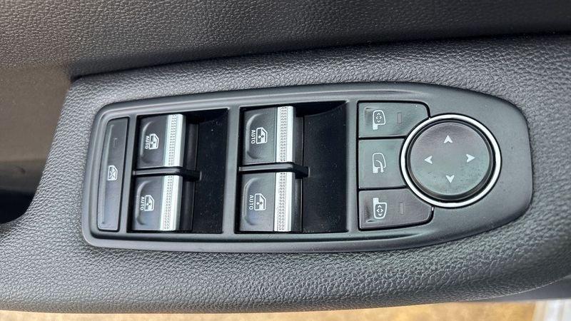 Renault Clio 5 Porte 1.6 E-TECH Hybrid 140cv Zen Auto my21