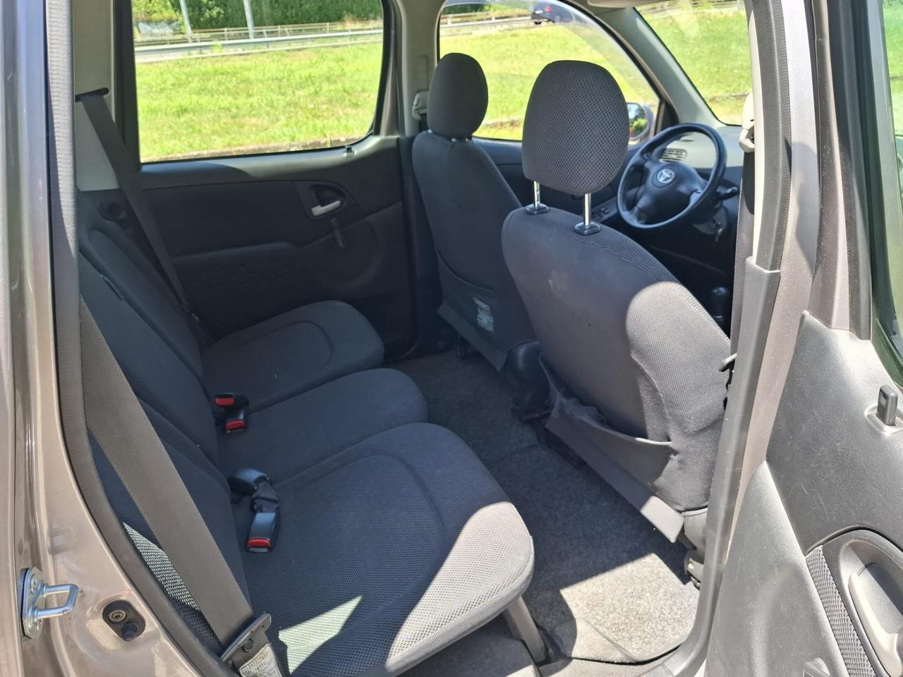 Toyota Yaris Verso 1.3i 16V cat Sol '03