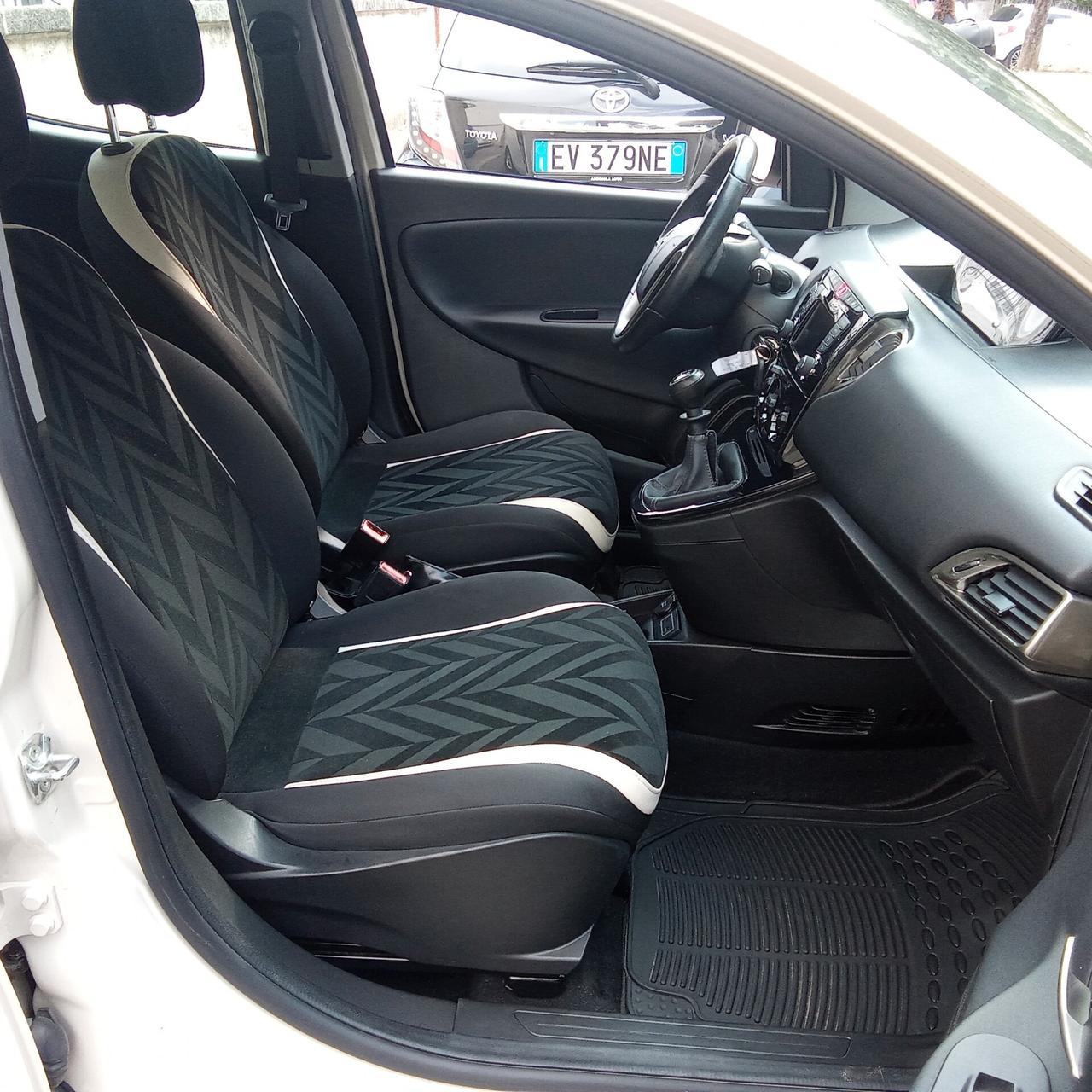 Lancia Ypsilon 1.2 69 CV 5 porte GPL Ecochic Gold