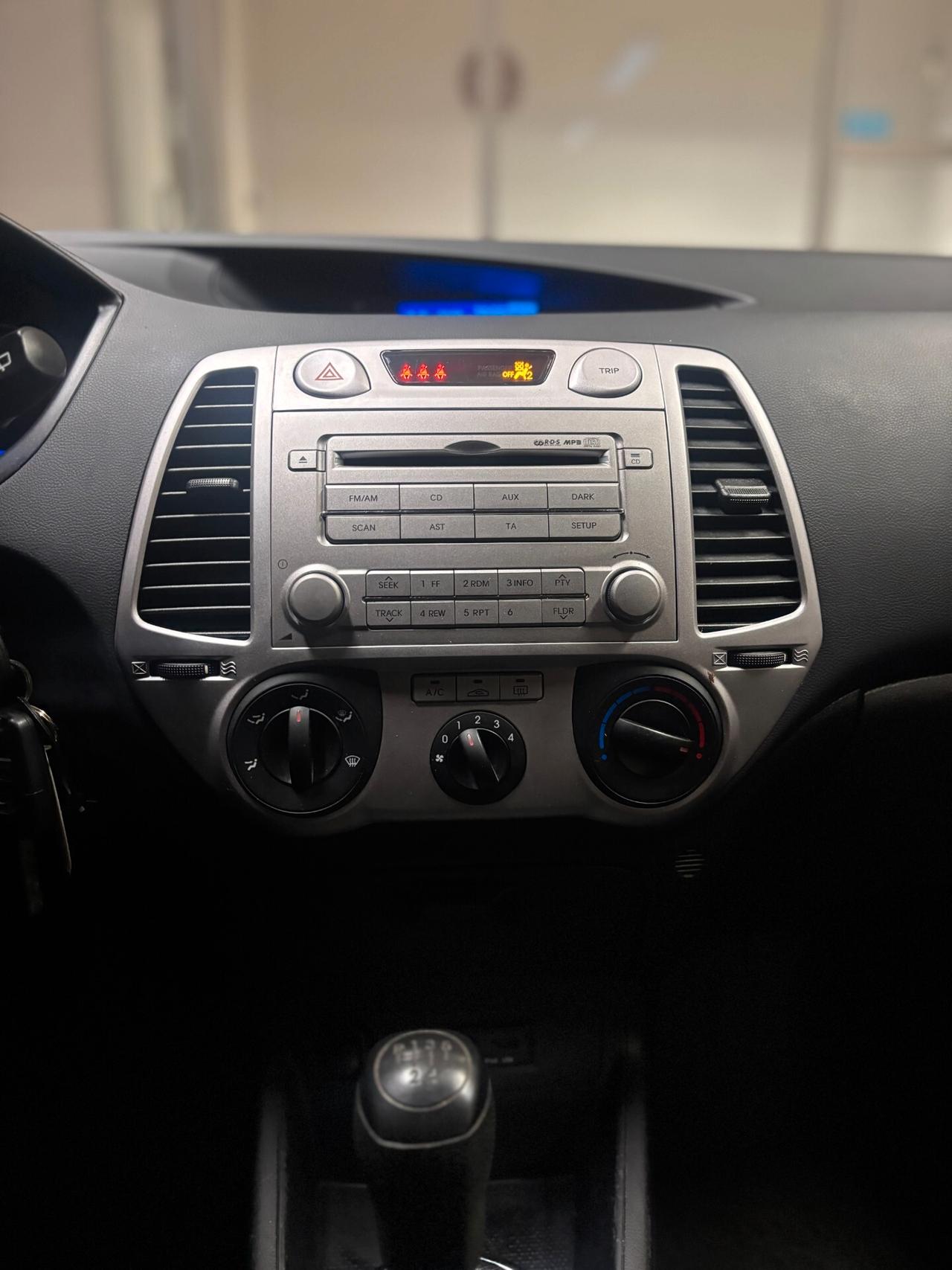 Hyundai i20 1.4 crdi Sound Edition*PER NEOPATENTATI*