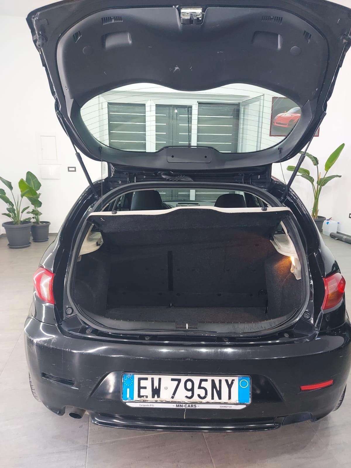 Alfa Romeo 147 1.9 JTD (120) 5 porte Distinctive