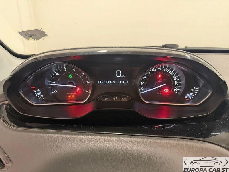 Peugeot 208 Touch PureTech 82cv