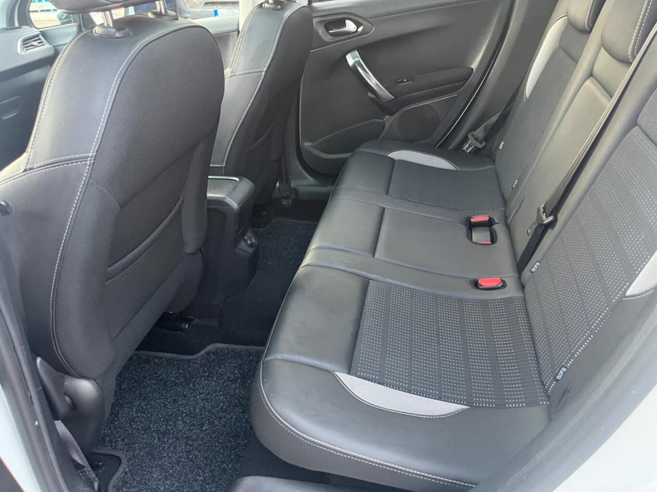 Peugeot 2008 BlueHDi Allure Unipro 2015