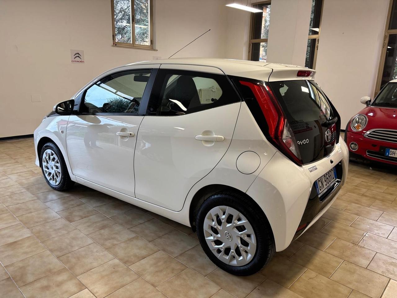 TOYOTA AYGO ANNO 2019 BZ 1.0 ADATTA NEOPATENTATI KM 48 MILA