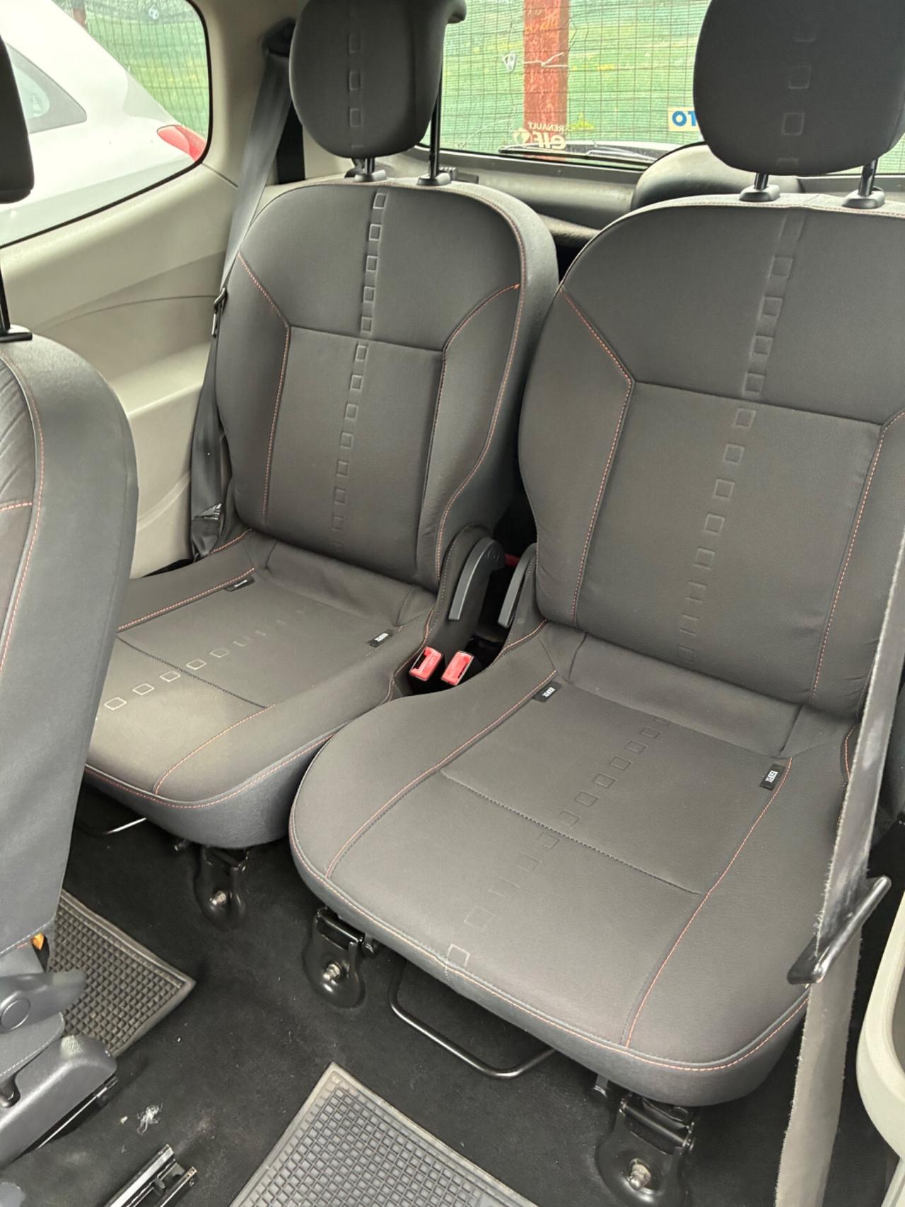 Renault Twingo 1.5 dCi 65CV Initiale