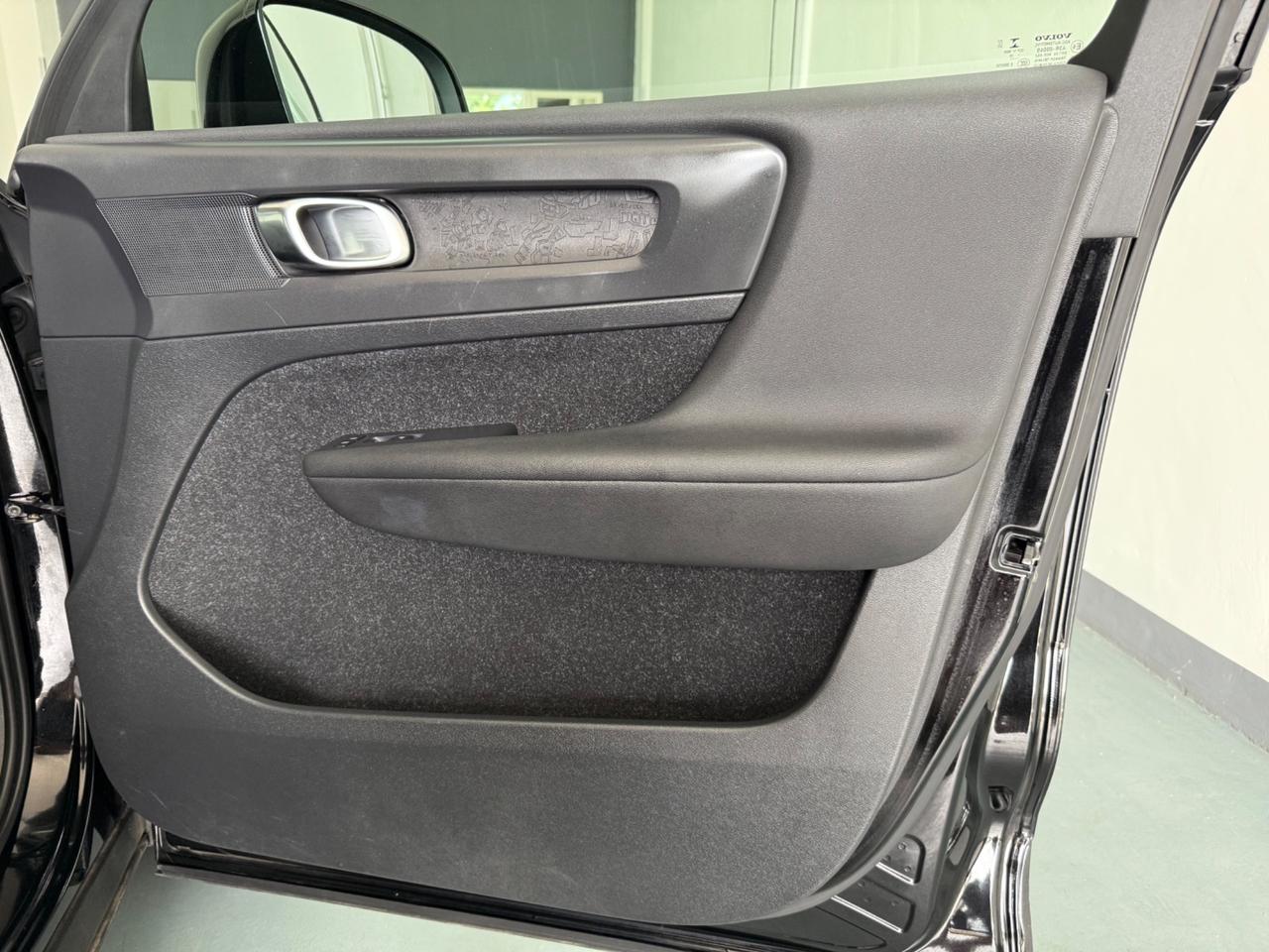Volvo XC40 D3 AWD Momentum Core
