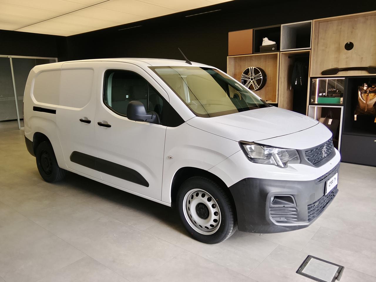 PEUGEOT Partner 2018 - Partner 1.5 bluehdi 100cv L2 Grip E6d