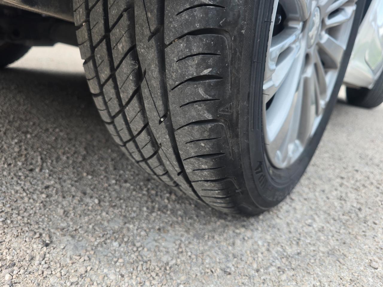 Peugeot 208 1.2GPL economica full nuova 2016