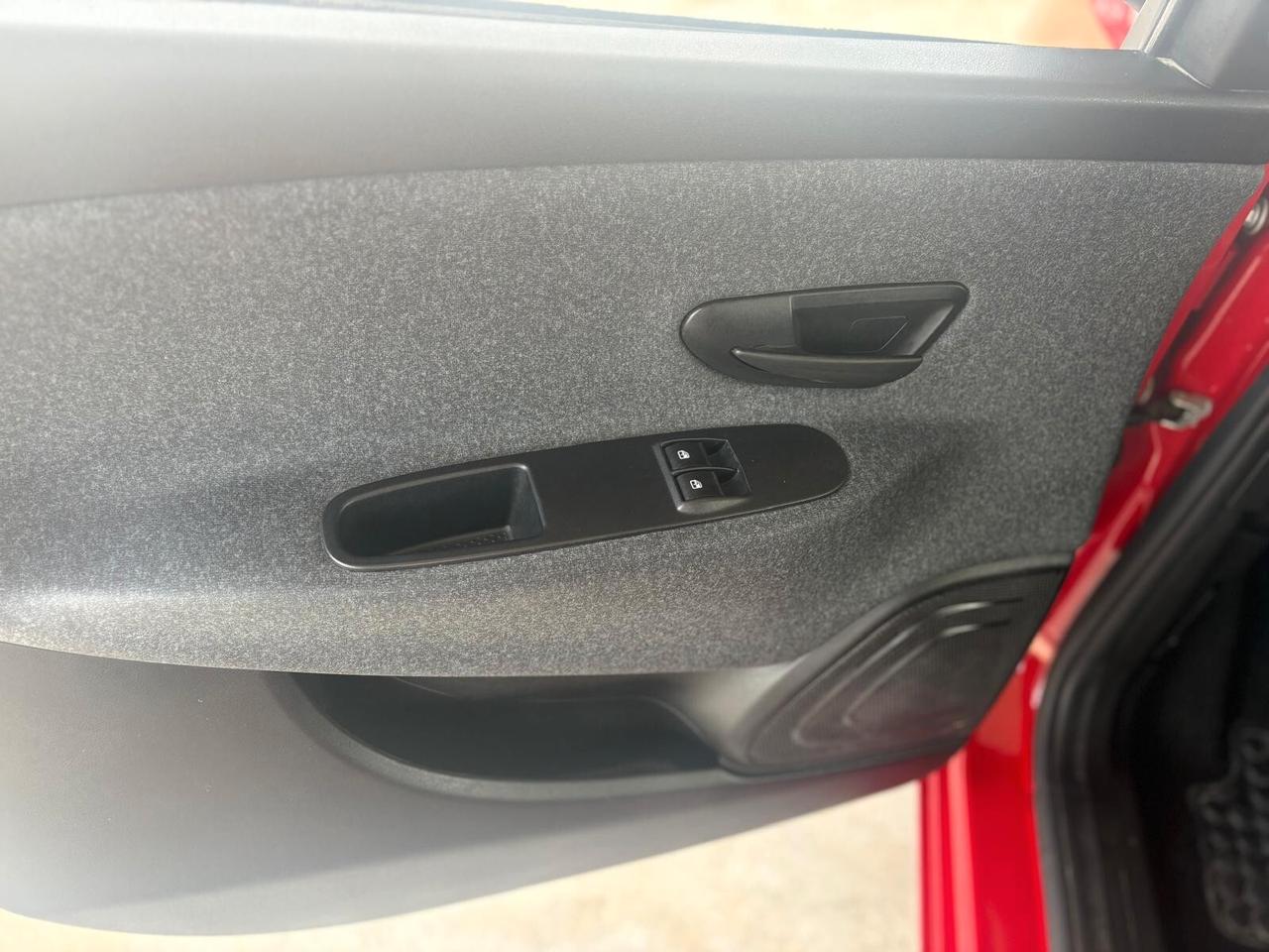 Lancia Ypsilon 1.2 69 CV 5 porte GPL Ecochic Elefantino Blu