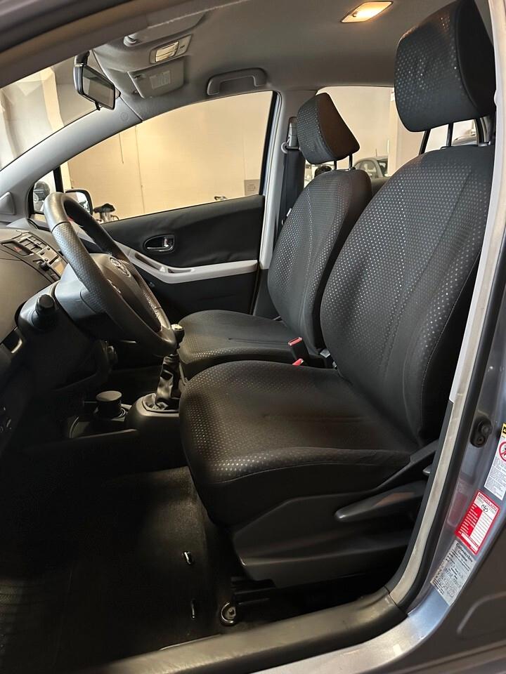 Toyota Yaris 5p 1.3 Sol - UnicoPro