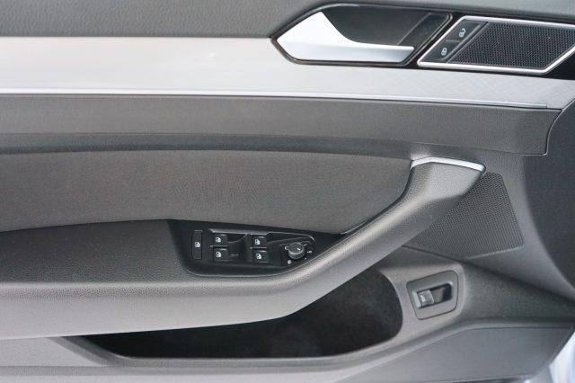 VOLKSWAGEN Passat Variant 2.0 TDI SCR 122 CV EVO DSG Business