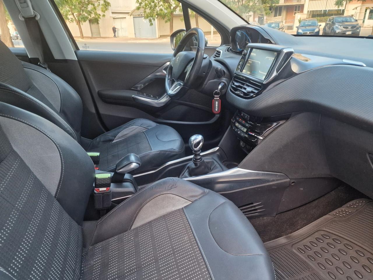 Peugeot 2008 1.6 e-HDi 115 CV Stop&Start Allure