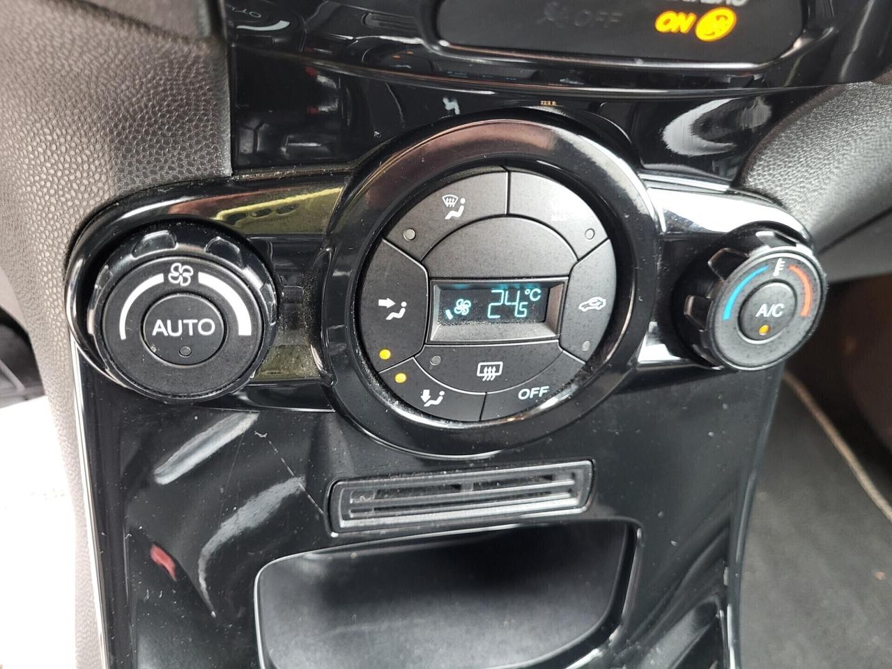 FORD Fiesta 1,5 TDCi-6B-3 REVISIONI-NAVI-UNICA PRO