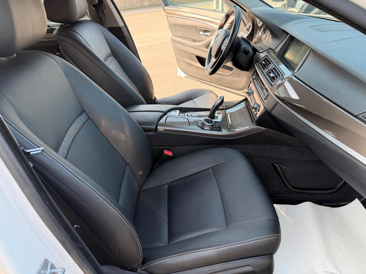 Bmw 530 530dA 258CV Touring Modern/TETTO/PELLE/NAVI