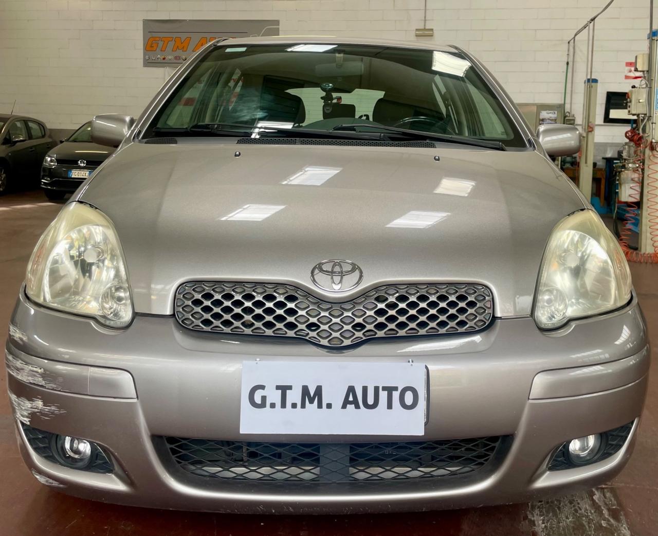 Toyota Yaris 1.0i unicoproprietario ideale per neopatentati
