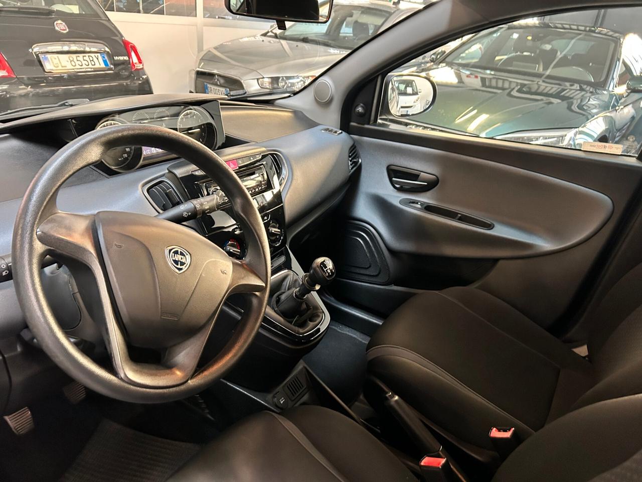 Lancia Ypsilon 1.2 69 CV 5 porte Platinum