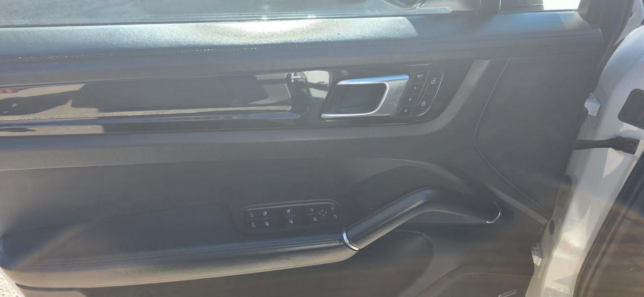 Porsche Cayenne Coupé 3.0 V6 TETTO