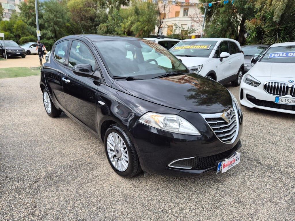 Lancia Ypsilon 1.2 69 CV GOLD UNICOPROPRI