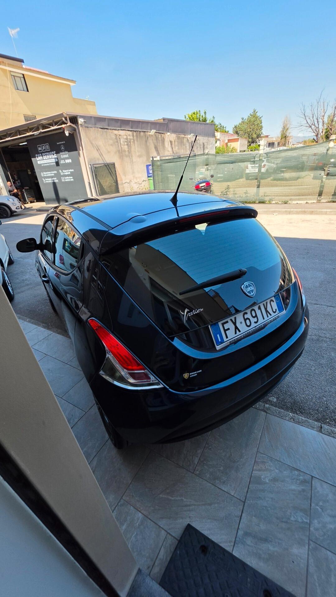 Lancia Ypsilon 1.2 69 CV 5 porte GPL Ecochic Elefantino Blu