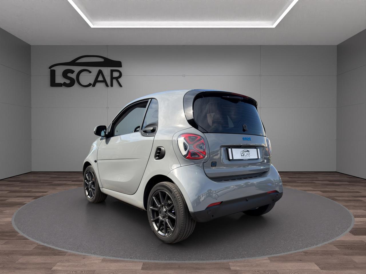 smart forTwo EQ Racing Grey 22kW - Vettura italiana - Promo Finanziamento