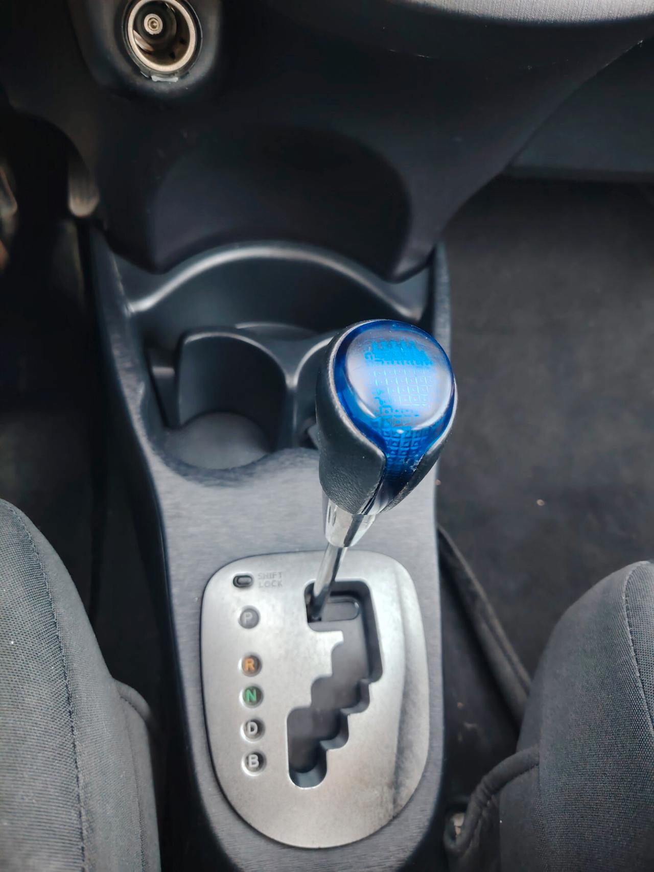 Toyota Yaris 1.5 Hybrid 5 porte Lounge Più - NEOPATENTATO