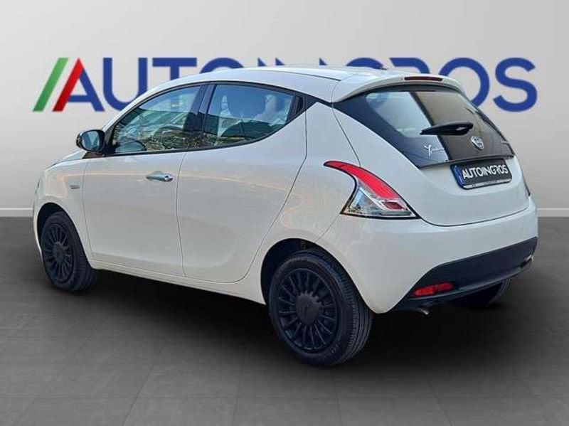 Lancia Ypsilon 1.0 firefly hybrid Silver s
