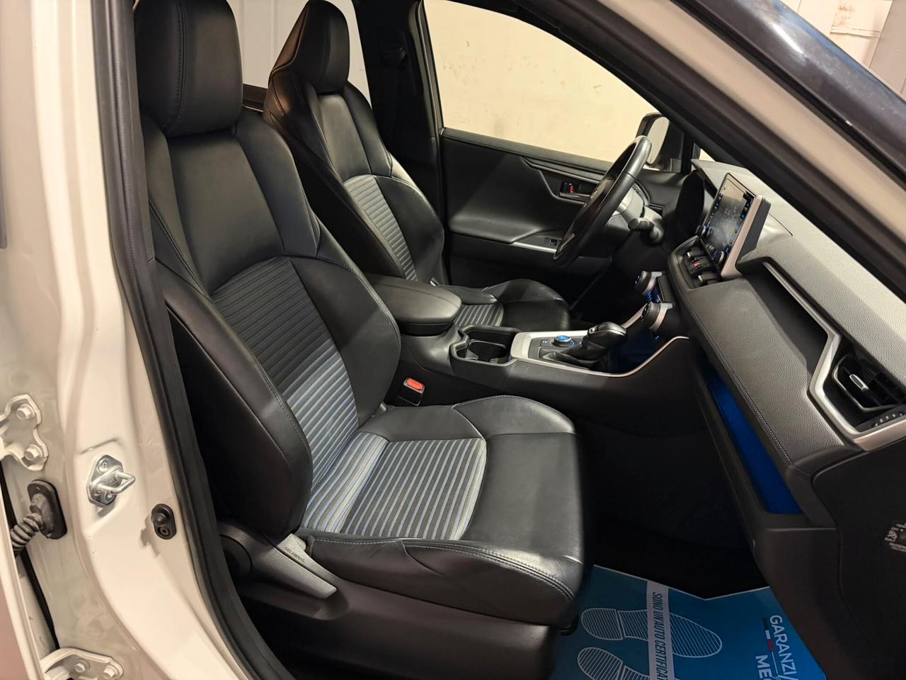 Toyota RAV 4 2.5 HV (222 CV) E-CVT AWD-I LOUNGE (163 KW)