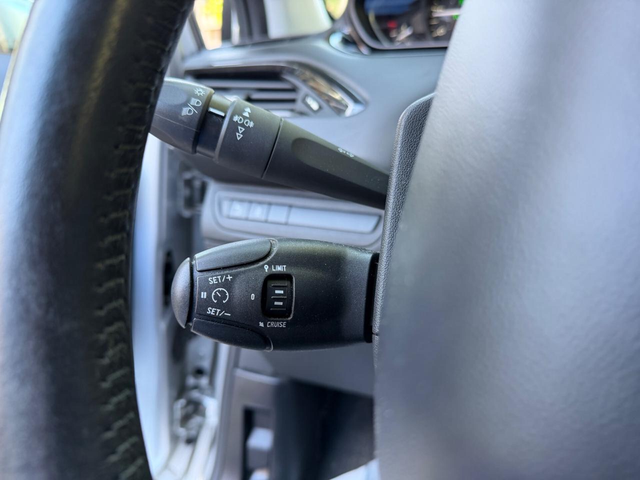 Peugeot 208 82CV 5 porte Allure