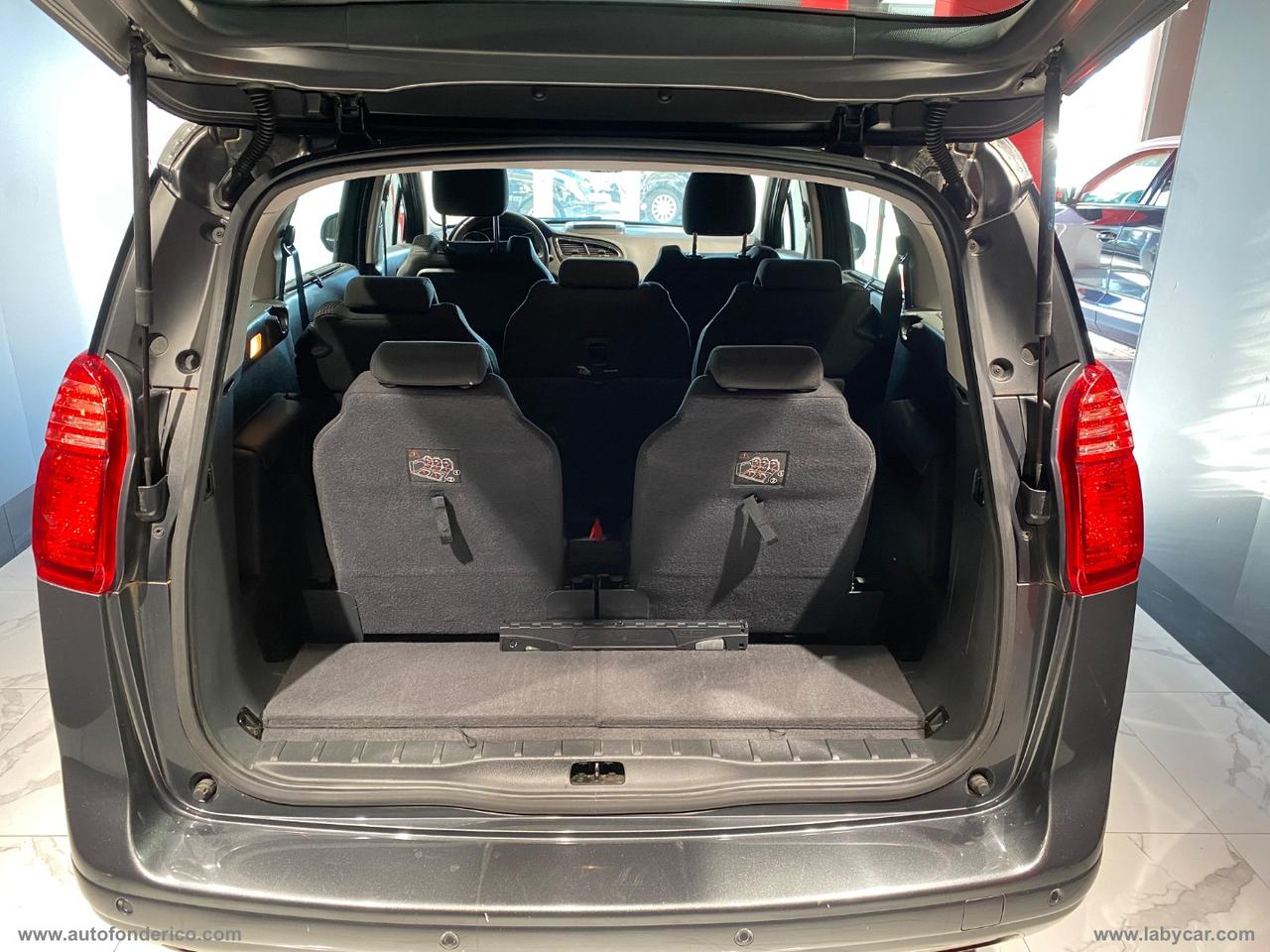PEUGEOT 5008 1.6 HDi 115 CV Business