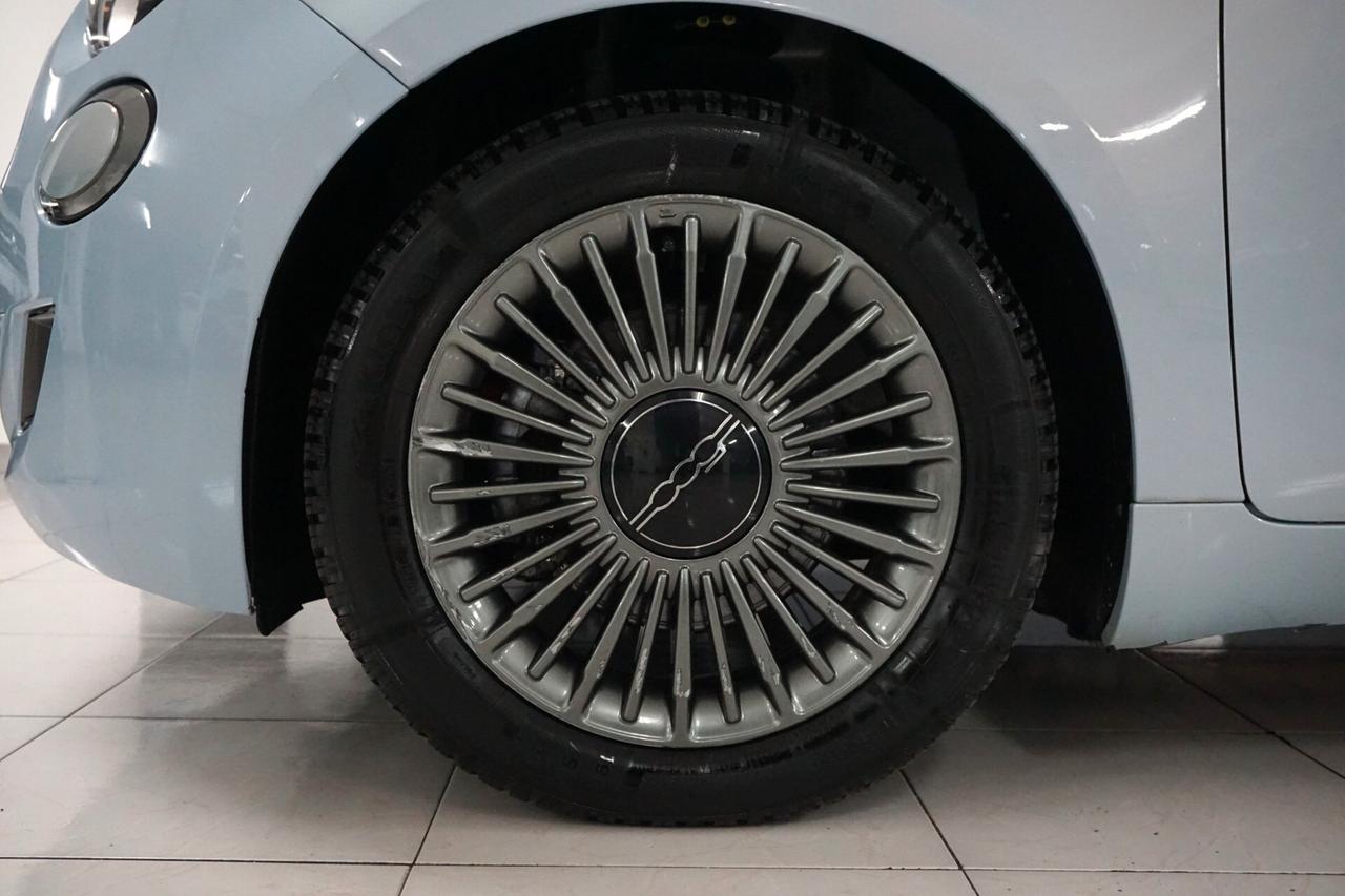 Fiat 500e Berlina 23,65 kWh Action