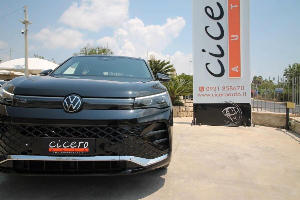 Volkswagen Tiguan 2.0 TDI 150 CV DSG R-Line|2025