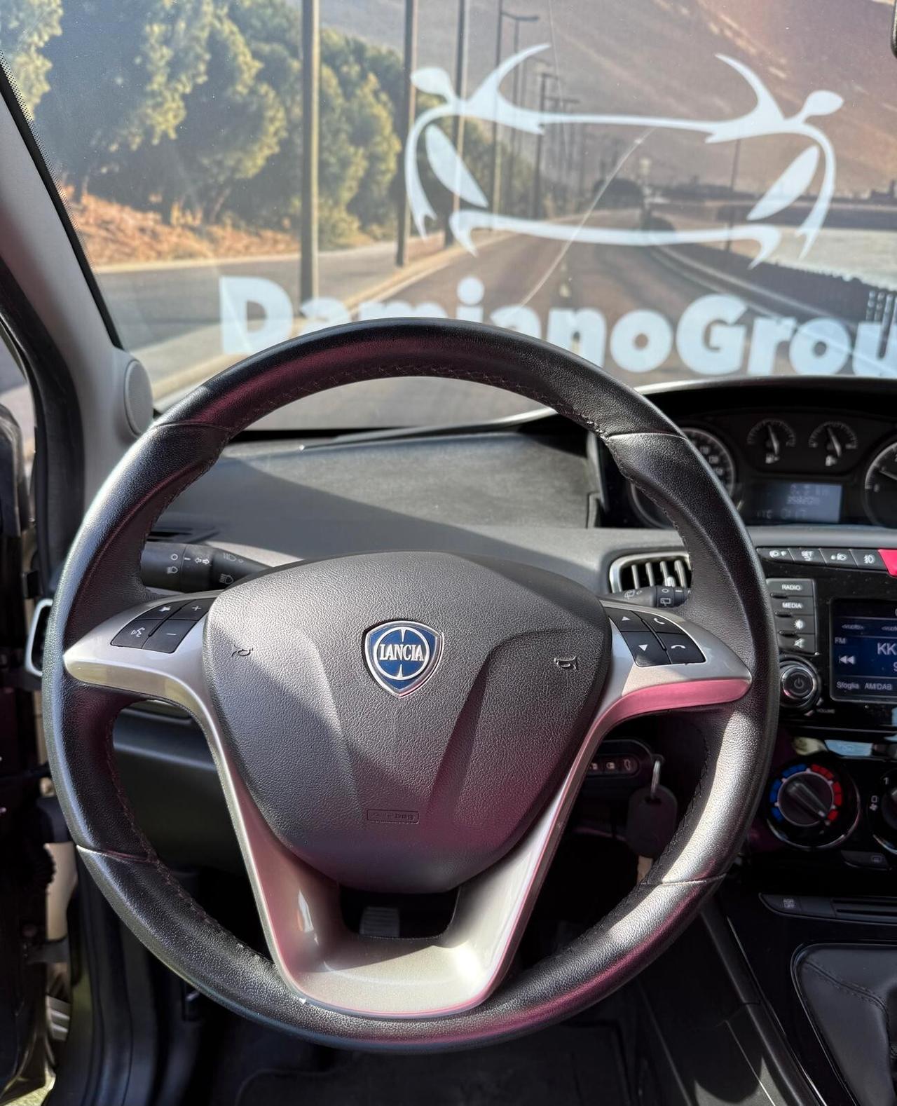 Lancia Ypsilon 1.0 FireFly 5 porte S&S Hybrid Ecochic Gold