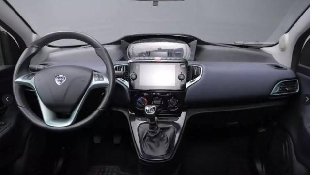 Lancia Ypsilon III 1.0 firefly hybrid Gold Plus 70cv TELECAMERA