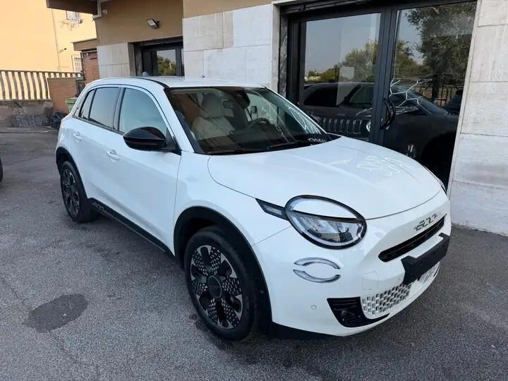 Fiat 600 Hybrid 101 CV DCT MHEV La Prima