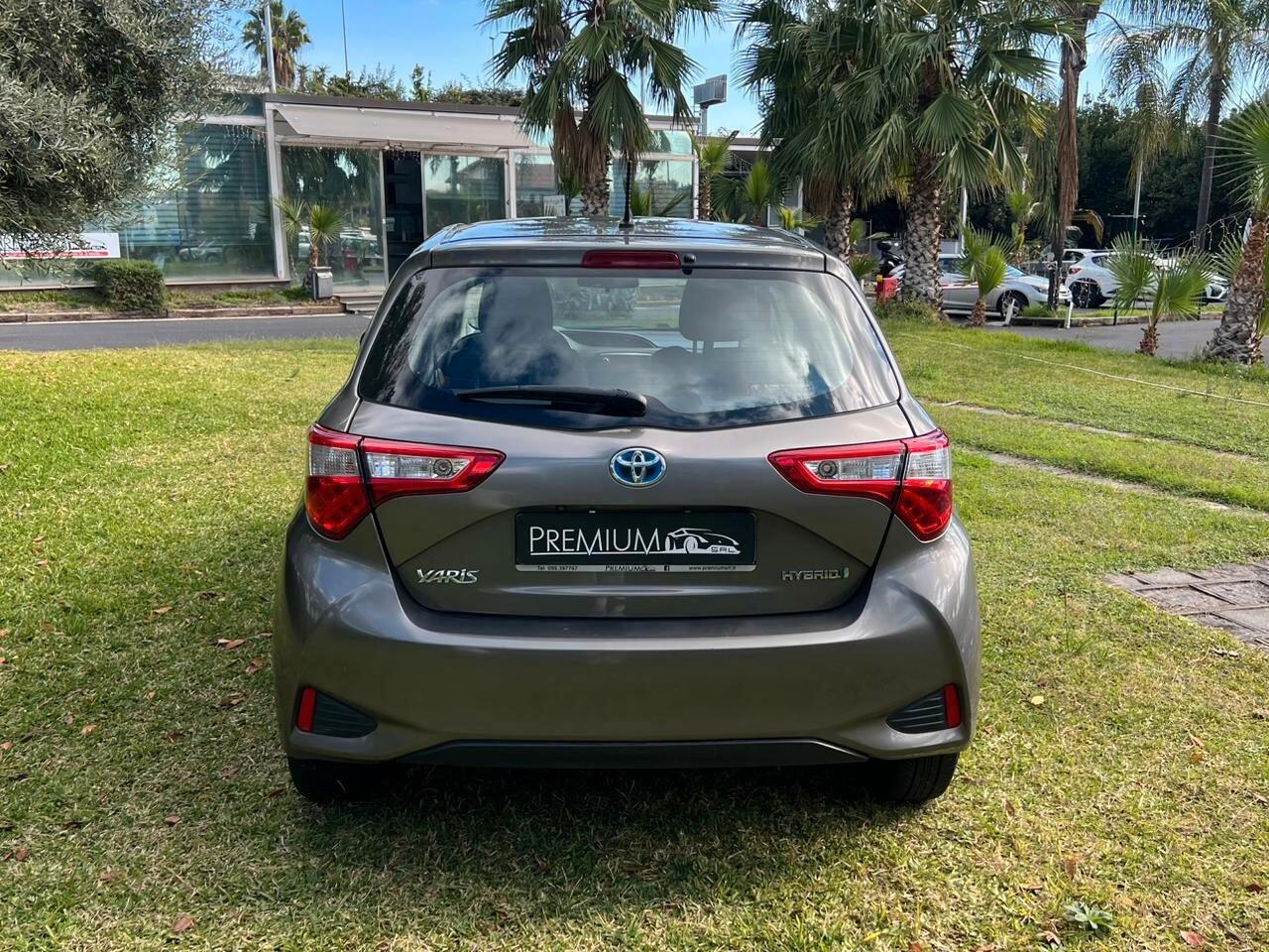 Toyota Yaris 1.5 Hybrid 5 porte Business