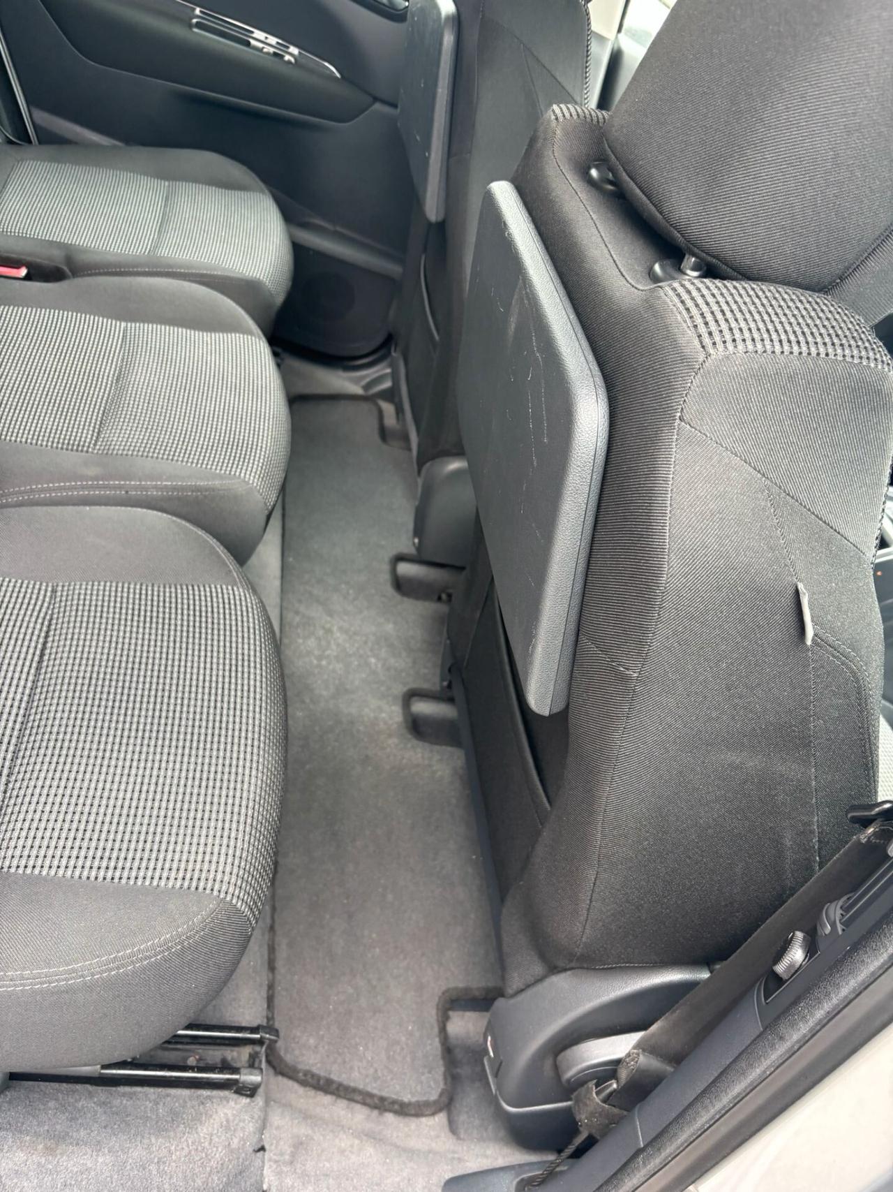 Peugeot 5008 1.6 HDi 112CV Premium 7 POSTI