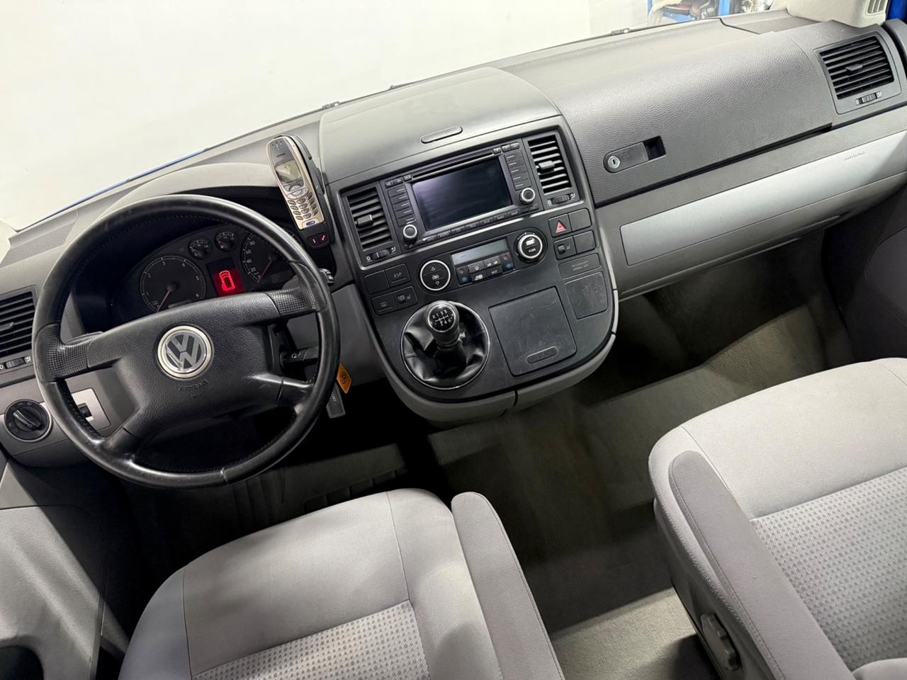 Volkswagen T5 Multivan riservato