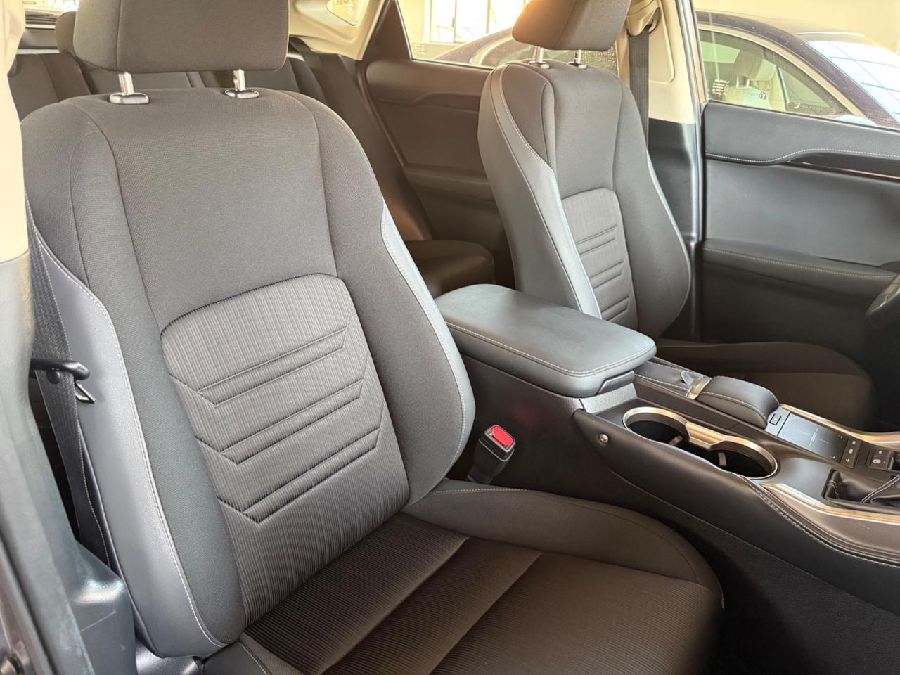 Lexus NX 300h Hybrid Business