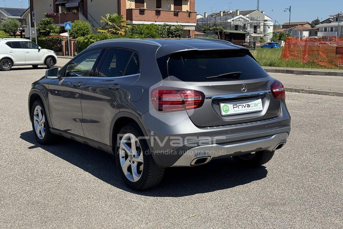 MERCEDES GLA 200 d Business