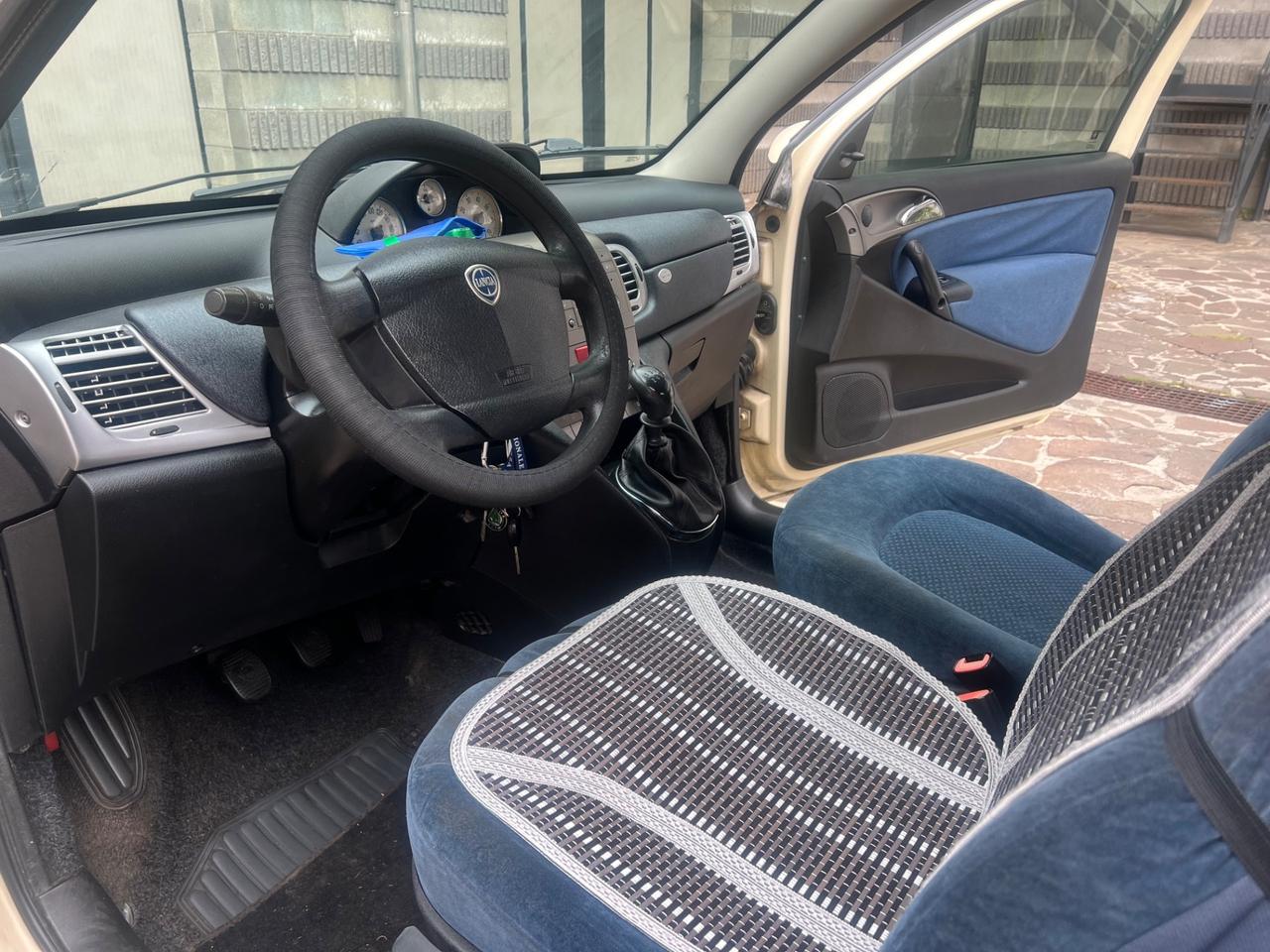 Lancia Ypsilon 1.4 Platino