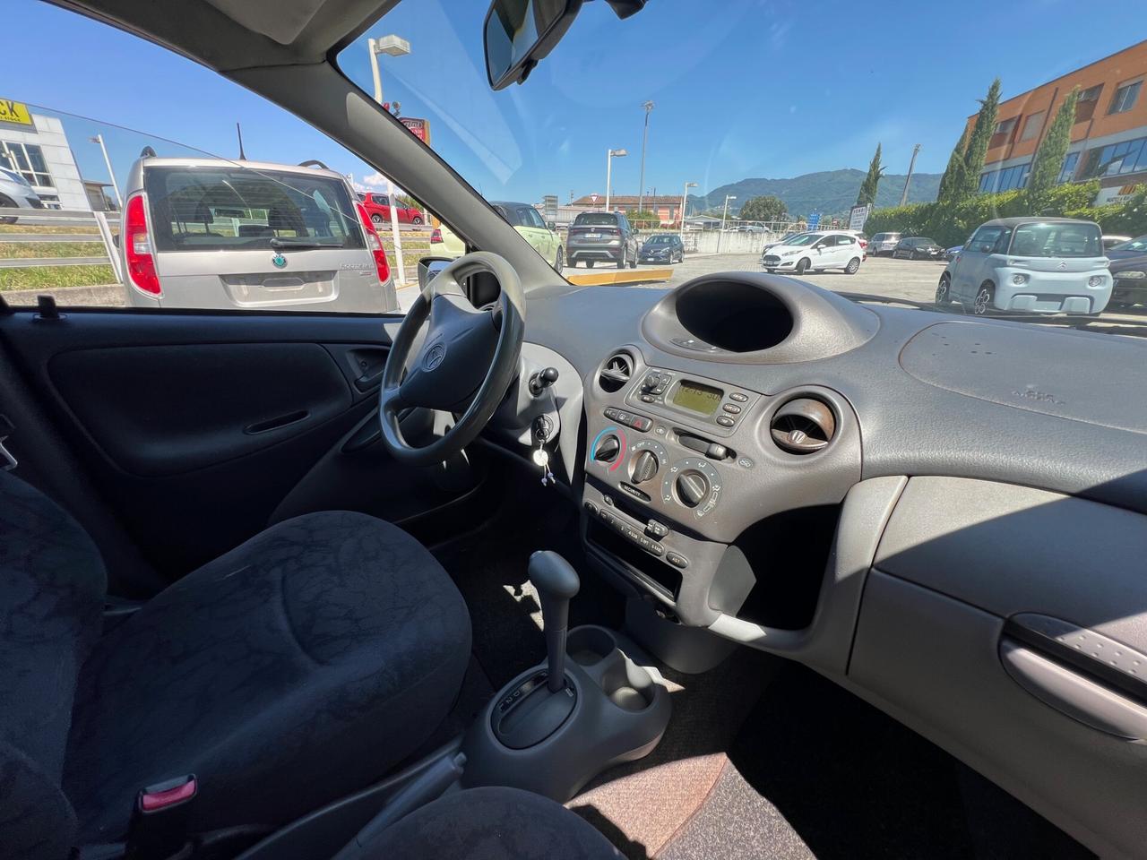 Toyota Yaris 1.3i 16V cat 5 porte aut. Sol