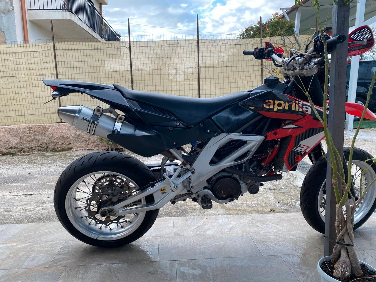 Aprilia SXV 550 super motard