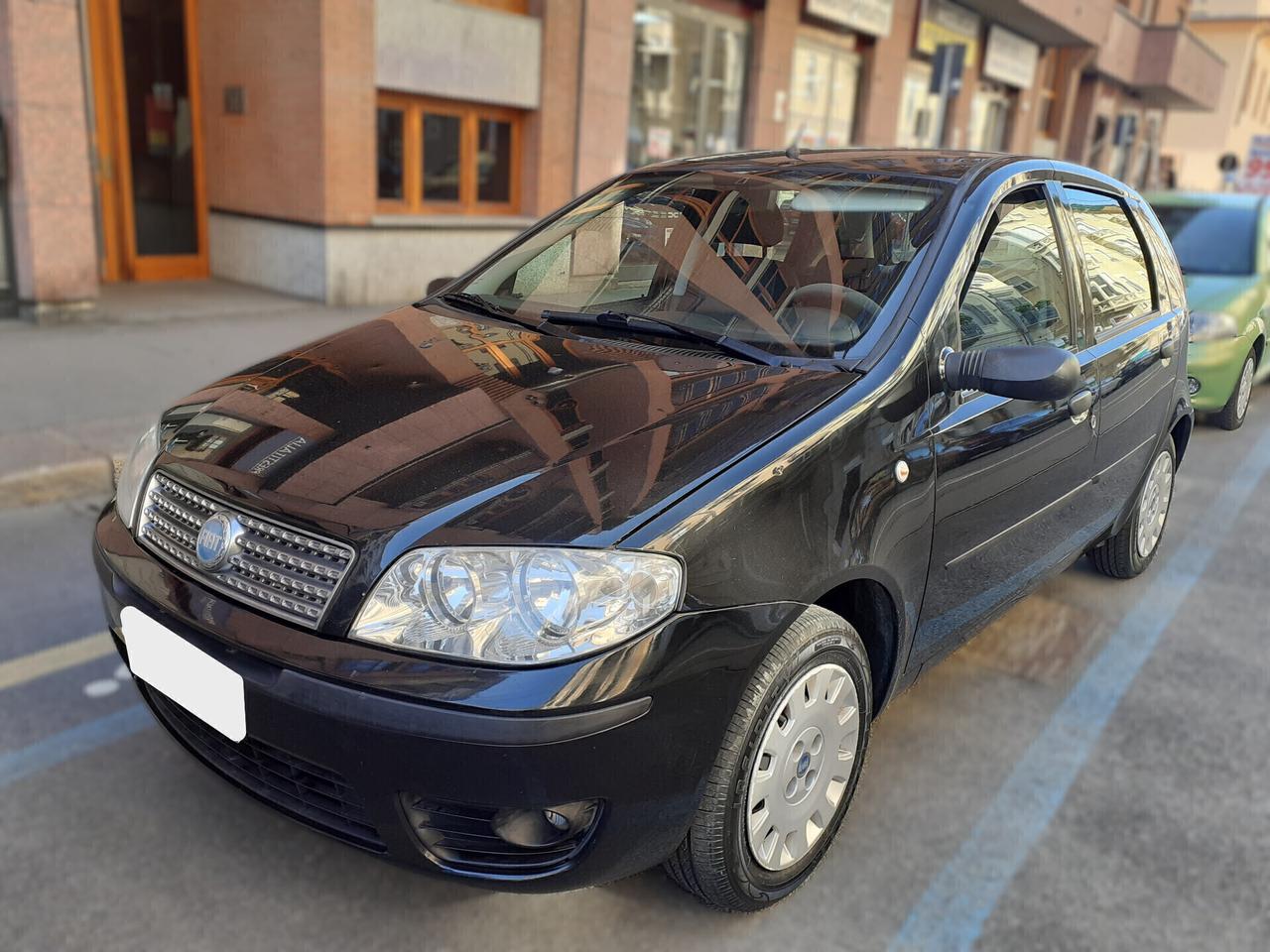 FIAT PUNTO -. APERTI AD AGOSTO
