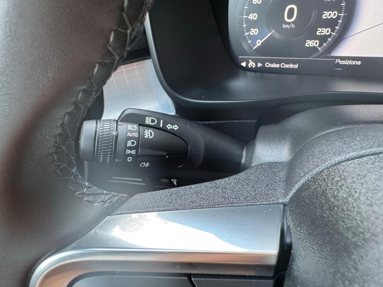 Volvo XC40 1.5 T2 Core GEARTRONIC UNIPROPR GARAN24